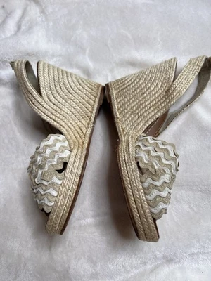 JEWEL Badgley Mischka Size 8.5 Averie Gold Strappy Platform Wedge Heel - Image 1 of 4