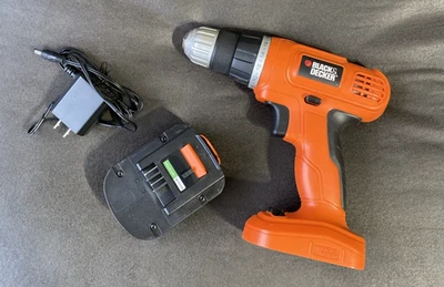 Taladro inalámbrico Black & Decker GC01200 12V 3/8 con batería y cargador Foto 1 de 4