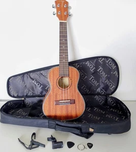 TOM TUC-200 Concert Ukulele Set w/ Bag, Capo, Tuner, Picks – Great Condition - Picture 1 of 21