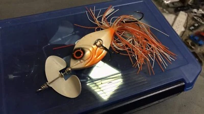 Evolution Baits - Quemador de hierba - Topwater - Buzzbait - Señuelo de pesca de lubina - Muy buen estado Foto 1 de 2