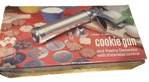 Vintage Wearever Cookie Press - Picture 1 of 5