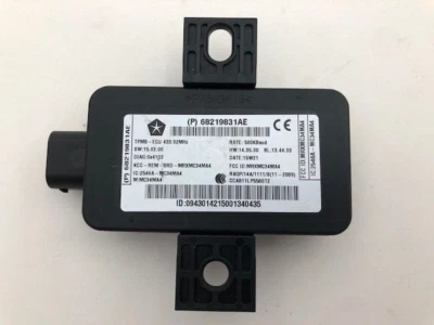 Módulo de monitor de presión de neumáticos usado Jeep Dodge Chrysler 2014-2021 OEM 68219831AE Foto 1 de 4