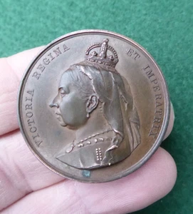 BRITISH MILITARY 1891 HANTS CARABINIERS A TROOP BRONZE 2ND PRIZE MEDAL - Picture 1 of 2