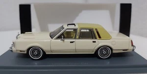 WOW Lincoln Town Car Beige 1986 1:43 Neo 43545 EXTREMELY RARE!! - Picture 1 of 12