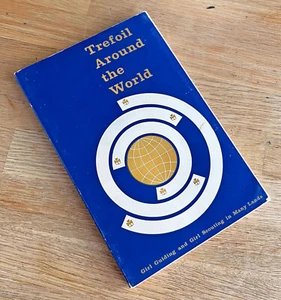 Trébol Alrededor del Mundo Girl Scouting / Ilustrado 1958 1ª Edición Tapa blanda - Imagen 1 de 3