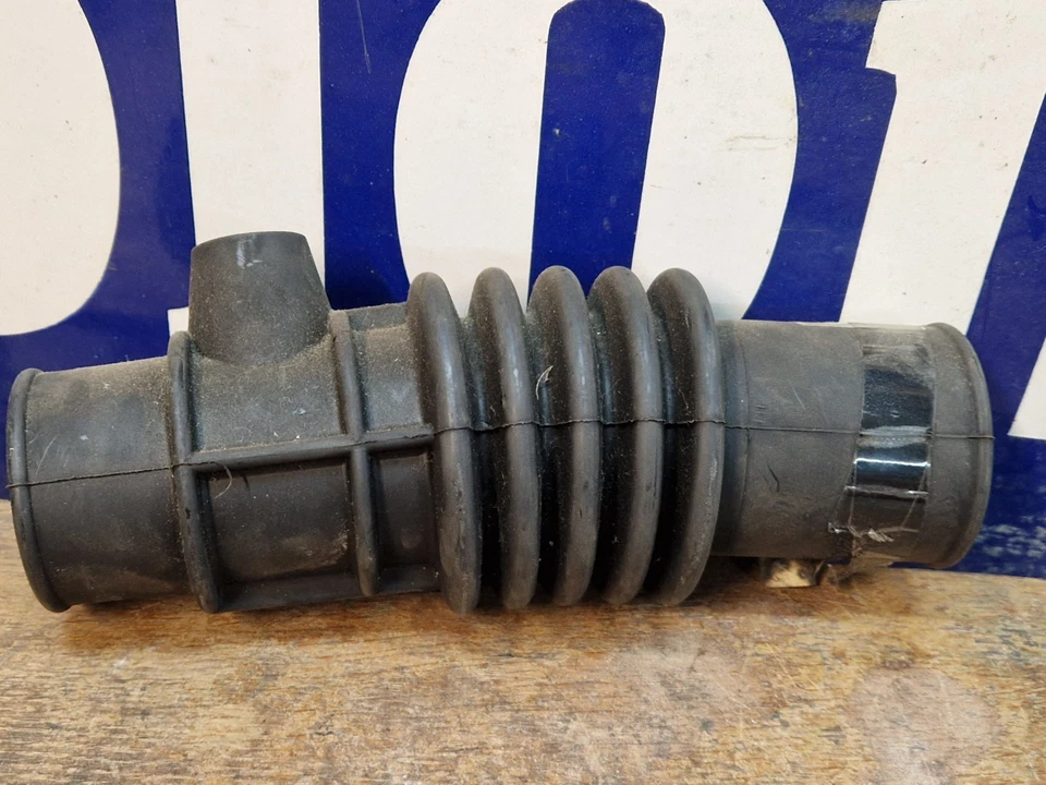 NOS Durite tuyau de filtre à air admission 060129627 VW AUDI a  identifier - Photo 1/4