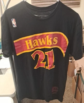 Camiseta Jersey Masculina Mitchell & Ness Dominique Wilkins Atlanta Hawks Tamanho Médio - Imagem 1 de 4