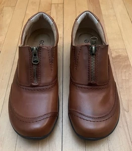 Earth “Fannie” Shoes Women's 6 Wide Brown Leather Comfort Zip Loafers - Picture 1 of 24