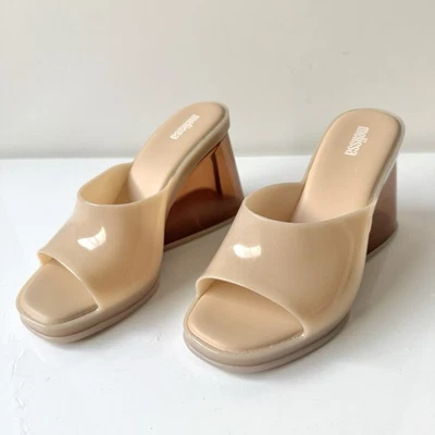 Sandalias Melissa Darling de cuña deslizables en beige talla 6 Foto 1 de 4