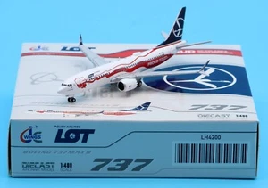 JC Wings 1:400 LOT Airlines Boeing B737-8MAX Diecast Aircraft JET Model SP-LVD - Picture 1 of 12