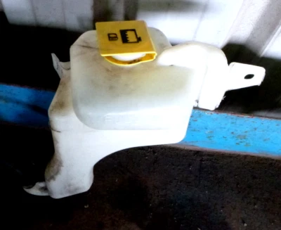 Dodge Caliber 06-12 Overflow Coolant Bottle - Image 1 of 3