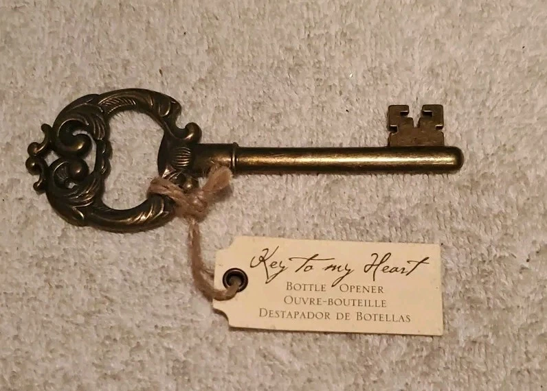 Kate Aspen Skeleton Key To My Heart Bottle Opener  Brass Gold-Vintage Look  Foto 1 de 1