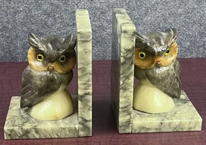 Sujetalibros de búho de alabastro MCM tallada a mano piedra ojos de vidrio etiqueta Italia Art Deco de colección - Imagen 1 de 12
