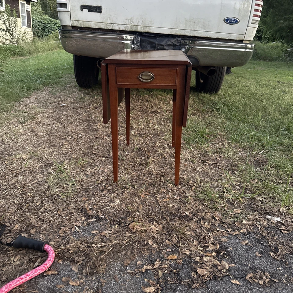 Mesa auxiliar vintage hoja caída Foto 1 de 4