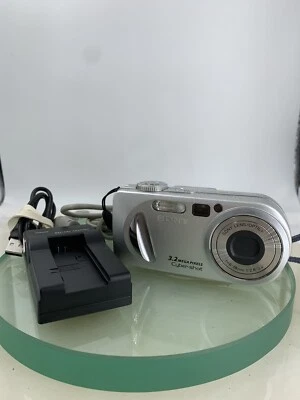 Sony Digital Camera Cybershot DSC-P8 3.2MP SILVER +CHARGER +WIRE TESTED - 684 - Image 1 of 4