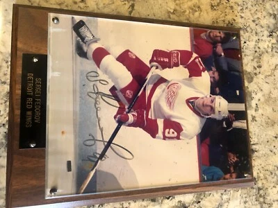 谢尔盖·费多罗夫亲笔签名牌底特律红翼罕见官方  — 第 1/2 张图片