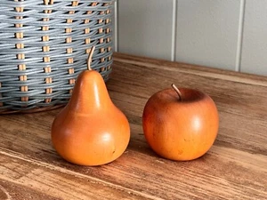 Vintage Hand Made Tasmanian Huon Pine Timber Apple & Pear Figurines Statuettes - Picture 1 of 10