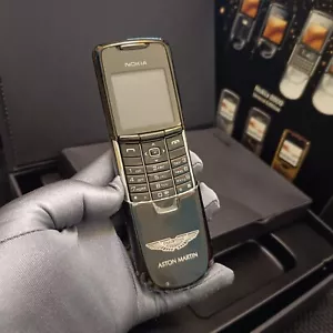 RARO CELLULARE ORIGINALE NOKIA 8800 NERO EDIZIONE ASTON MARTIN SBLOCCATO 2G GSM SBLOCCATO - Foto 1 di 21