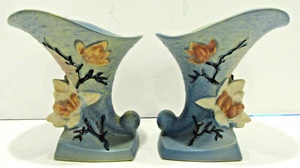 Verspiegeltes Paar Vintage Roseville Keramik Magnolie #184-6 blau Füllhorn Vase - Bild 1 von 12