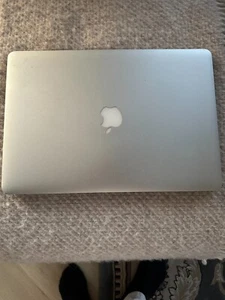 macbook pro 2015 15 inch 2.2 I7 Quad 16GB 256SSD voor onderdelen - Afbeelding 1 van 6