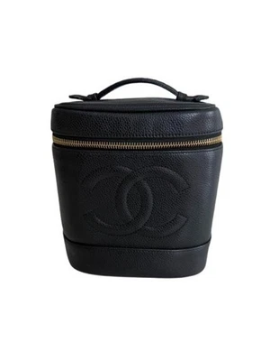 Bolso de tocador Chanel bolsa de cosméticos cuero piel negra negro coco CC de Japón Foto 1 de 4