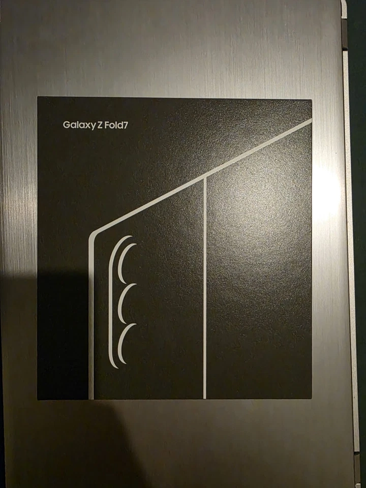 Samsung Z Fold 7 256gb Blue  - Image 1 of 3