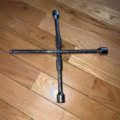 Rondo Trailer Foldable 4 Way Lug Wrench New - Image 1 of 4