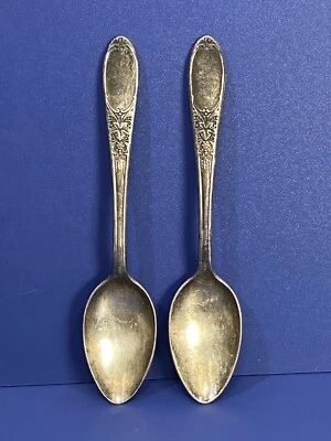 Лот из 2 маленьких ложек для закуски Wm Rogers MFG IS Silver Plate бордовое шампанское - Изображение 1 из 4