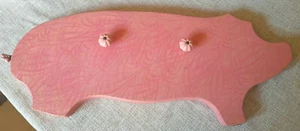APPENDIABITI DECORAZIONE DA PARETE BAMBINI A FORMA DI MAIALINO 74,5lx27,3hx3 CM - Foto 1 di 3