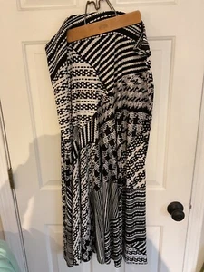 CHICO'S Women's Stretch Polyester Maxi Long Skirt Geometric Black White Size 3 - Picture 1 of 3