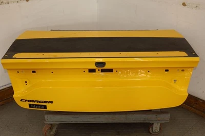 15-23 Dodge Charger Rear OEM Trunk Deck Lid (Yellow Jacket/Matte Black Stripe) Foto 1 de 4