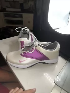 NIKE GOLF LUNARLON INTEGRIERTE TRAKTION / WEISS/LILA GOLFSCHUHE 7 DAMEN NEU - Bild 1 von 8
