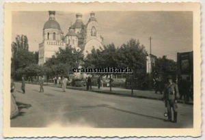 Orig. Foto Feldgendarmerie m. Ärmelband b. orthodoxe Kirche RIVNE Riwne Ukraine - Bild 1 von 1