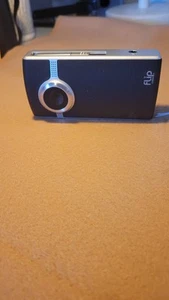 Flip Video Ultra Series Records 1GB  - Picture 1 of 4