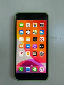 iPhone 8 Plus 64 Go débloqué - Photo 1 sur 10