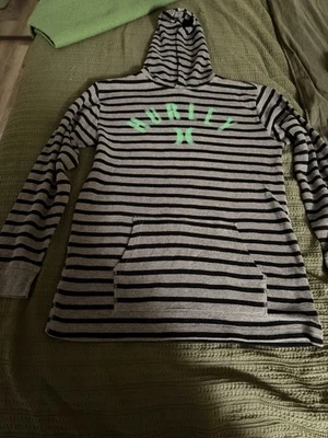 Sudadera con capucha pulóver a rayas gris y negra con logotipo Hurley verde XL para mujer Foto 1 de 3