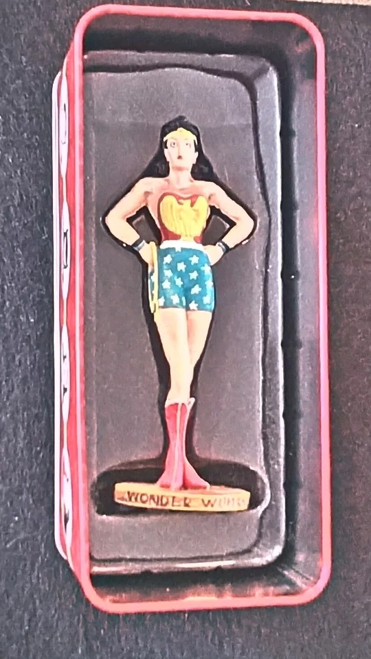 DC Heroes Classic Wonder Woman  Statue in Tin Box DC Dark Horse YOE! 2007 - Image 1 of 4