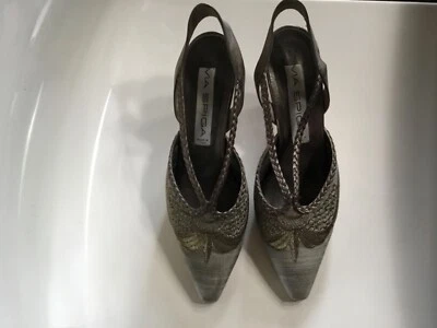 Tacón de gatito retro glamuroso punta plateada, Via Spiga Italia talla 7,5 Foto 1 de 4