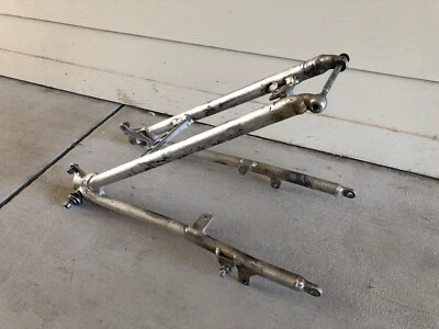 04-05 HONDA CRF250R CRF 250R OEM SUBCHASIS TRASERO RECTO SUBCHASIS RIEL DE ASIENTO Foto 1 de 4