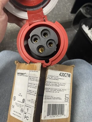 Bryant 430C7W Watertight Connector 3 Pole 4 Wire Grounding - Image 1 of 4