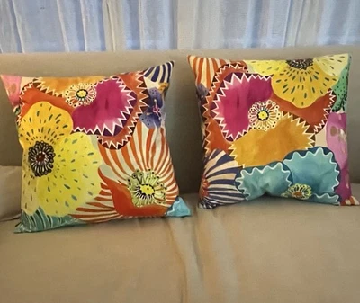 "Juego de 2 cojines decorativos gigantes Passiflora 60"" MISSONI $1000" Foto 1 de 4