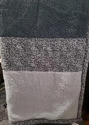 Koolaburra By Ugg Reversible Sherpa Vellón Tiro Patchwork 50"x70" Gris Piedra Foto 1 de 4