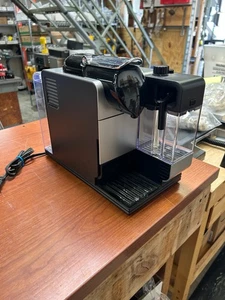 DeLonghi Lattissima EN520S 120V Nespresso Cápsula Espresso y Cappuccino - Imagen 1 de 7