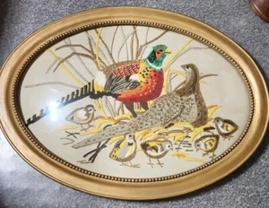 VTG OVAL CONVEX GOLD WOOD BEADED FRAMED 70'S CREWEL EMBROIDERY PHEASANT PICTURE - Picture 1 of 14