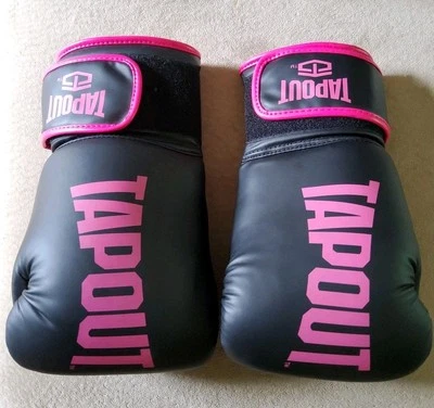 Guantes de Boxeo Tapout para Mujer 10oz Entrenamiento Negro y Rosa, Muay Thai, MMA, Kickbox Foto 1 de 4