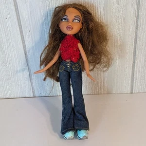 Bratz Yasmin Fashion Doll con top rosso e jeans denim 2001 vintage usato in ottime condizioni - Foto 1 di 7