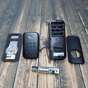 Wyze WLCKB1 Schlossriegel Türschloss Tastatur Fingerabdruck VERKAUFT WIE ABGEBILDET **SIEHE BILDER** - Bild 1 von 5