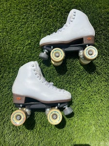 VNTG Riedell Artistic Rhythm White Leather Roller Skates Size 6 Women's - Picture 1 of 13