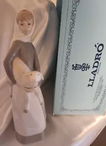 Lladro 4584 “Girl With Lamb” Figurine Holding Sheep Glossy Retired With Box EUC - Picture 1 of 10