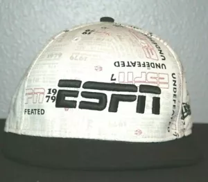 Berretto da baseball ESPN UNDEFEATED New Era 59FIFTY Pro Fitted 1979 TAGLIA 6 7/8 - Foto 1 di 6